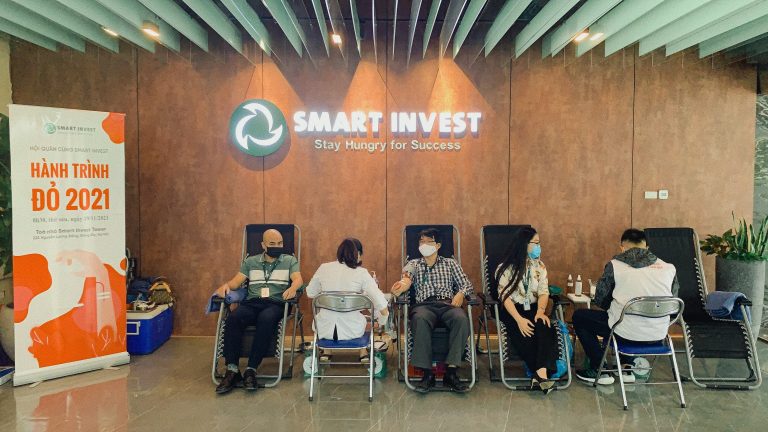 NGƯỜI SMART INVEST HỘI QUÂN TẠI NGÀY HỘI HIẾN MÁU “HÀNH TRÌNH ĐỎ 2021”