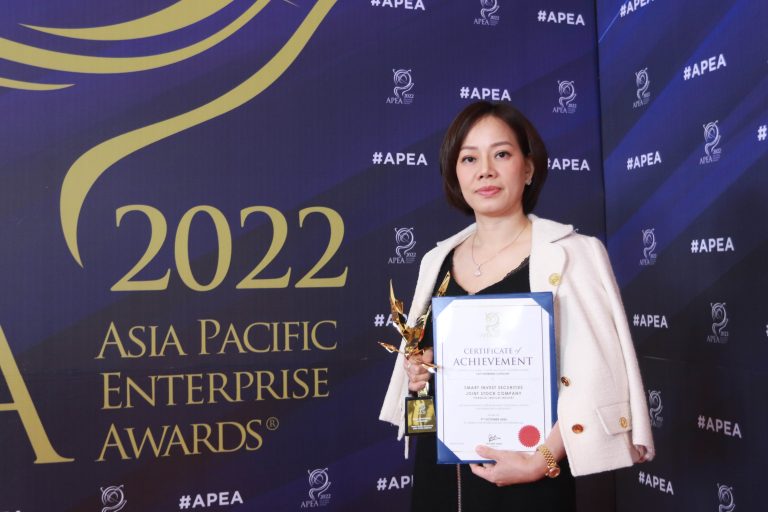 Chứng khoán Smart Invest được vinh danh giải thưởng Doanh nghiệp tăng trưởng nhanh năm 2022