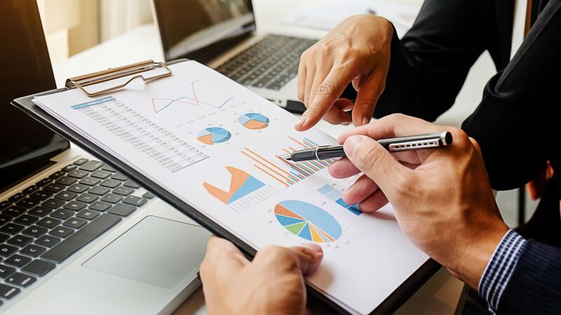 So sánh P/B hiệu quả cần đặt trong cùng ngành và mô hình kinh doanh tương đồng