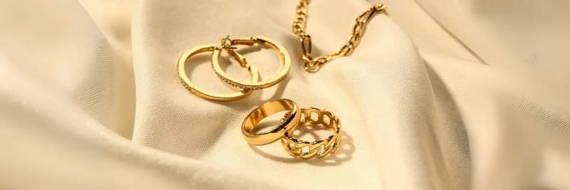 Vàng trang sức - Không nên dùng để tiết kiệm.