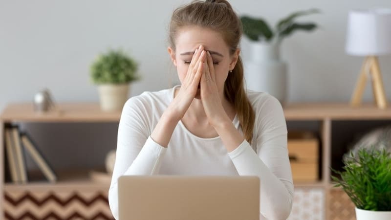 Cảm thấy bồn chồn khi không có vị thế.